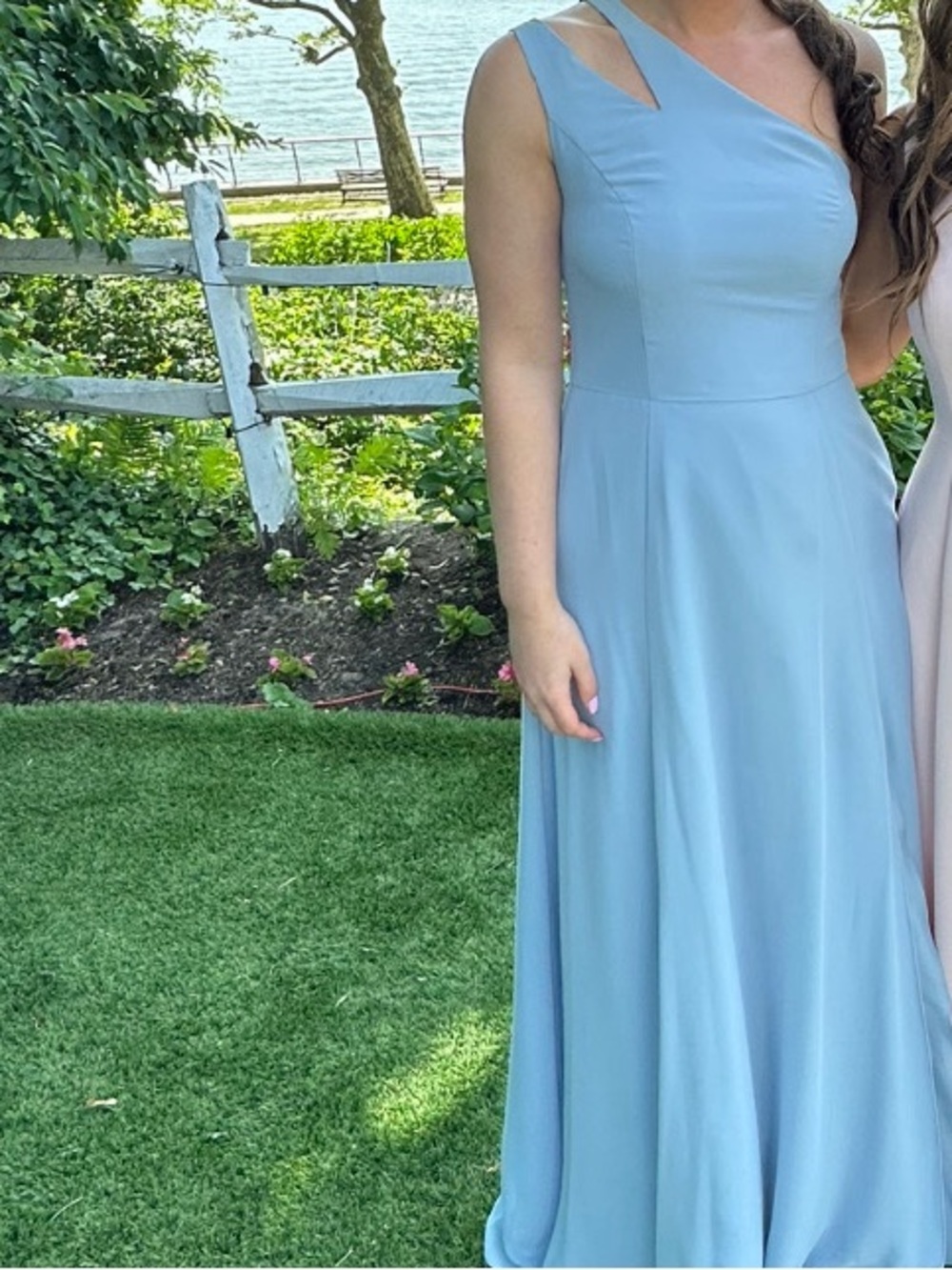 CELEBRATE DB STUDIO
Chiffon One-Shoulder Cutout Dress dusty blue
STYLE# F20458